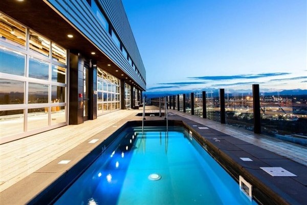 technicians cleaning a pool and spa commercial pool and spa services in cleveland and akron by eastern pools